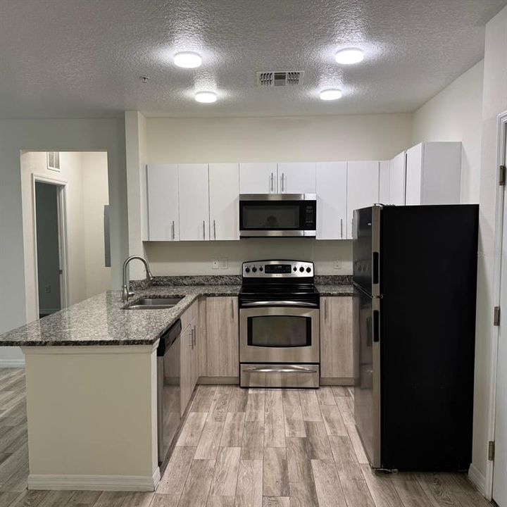 For Rent: $1,700 (2 beds, 2 baths, 1030 Square Feet)