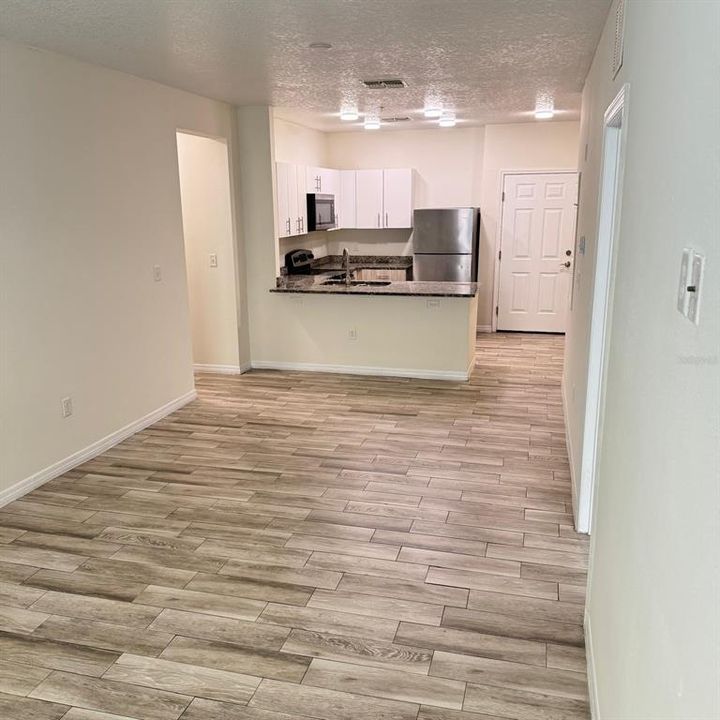 For Rent: $1,700 (2 beds, 2 baths, 1030 Square Feet)