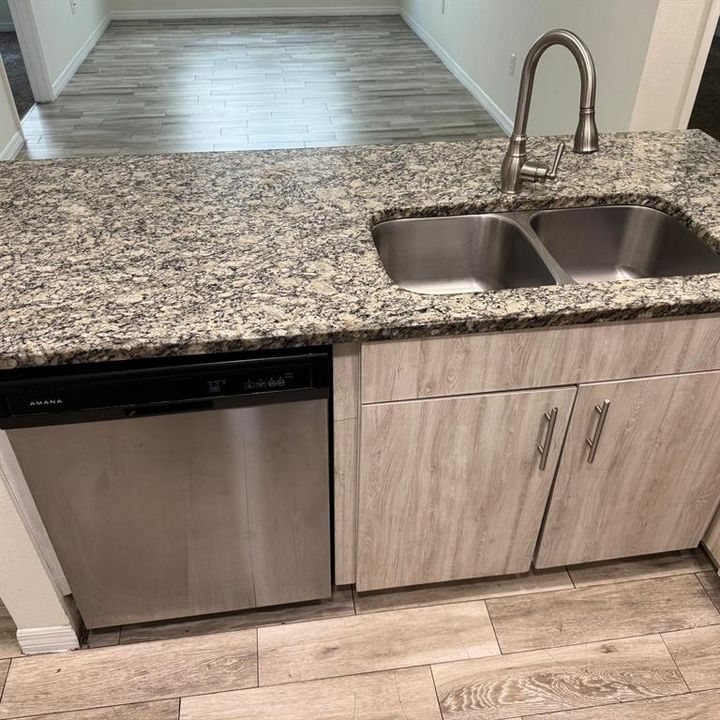 For Rent: $1,700 (2 beds, 2 baths, 1030 Square Feet)