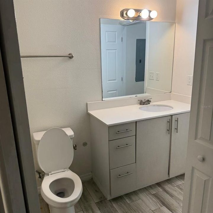 For Rent: $1,700 (2 beds, 2 baths, 1030 Square Feet)