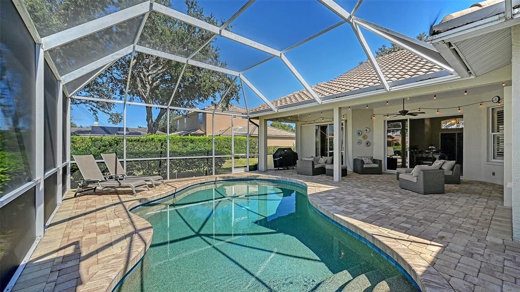 For Sale: $950,000 (4 beds, 3 baths, 3065 Square Feet)