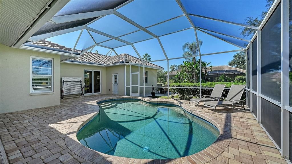 For Sale: $950,000 (4 beds, 3 baths, 3065 Square Feet)