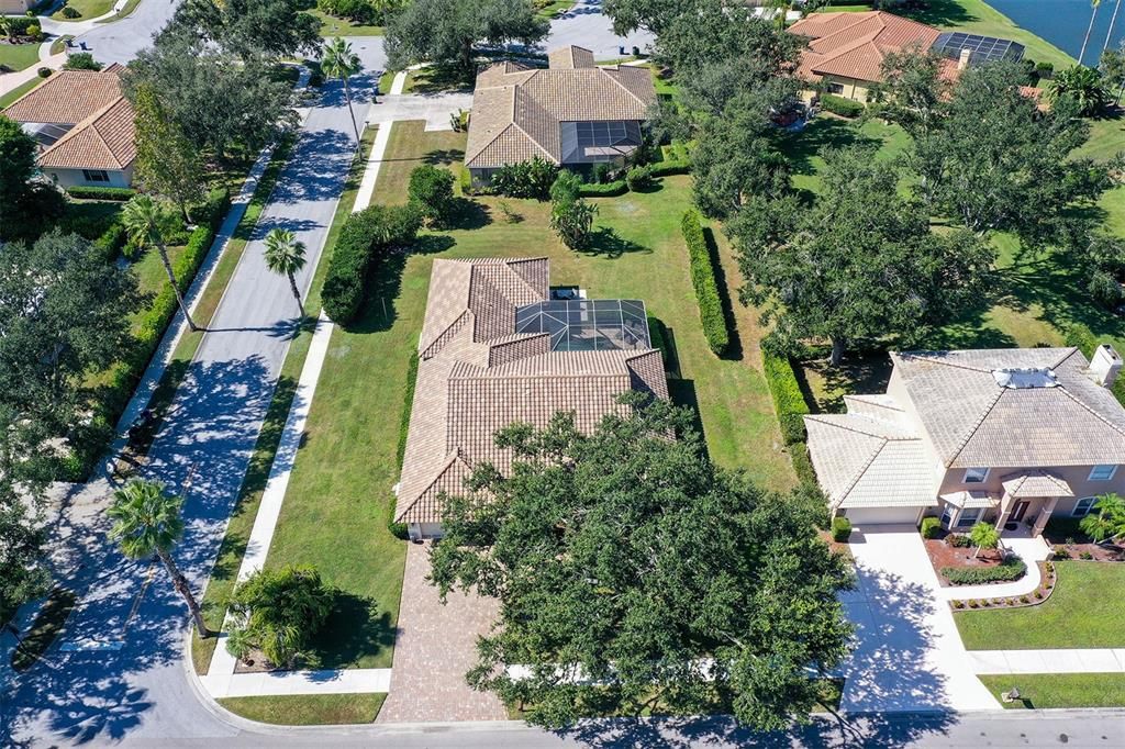 For Sale: $950,000 (4 beds, 3 baths, 3065 Square Feet)