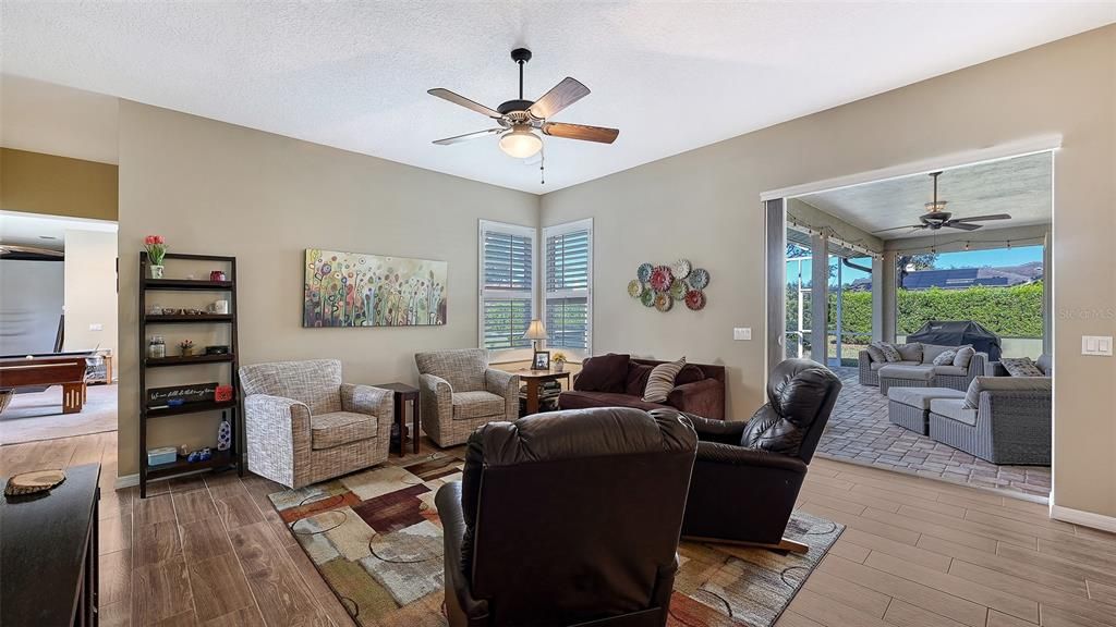 For Sale: $950,000 (4 beds, 3 baths, 3065 Square Feet)