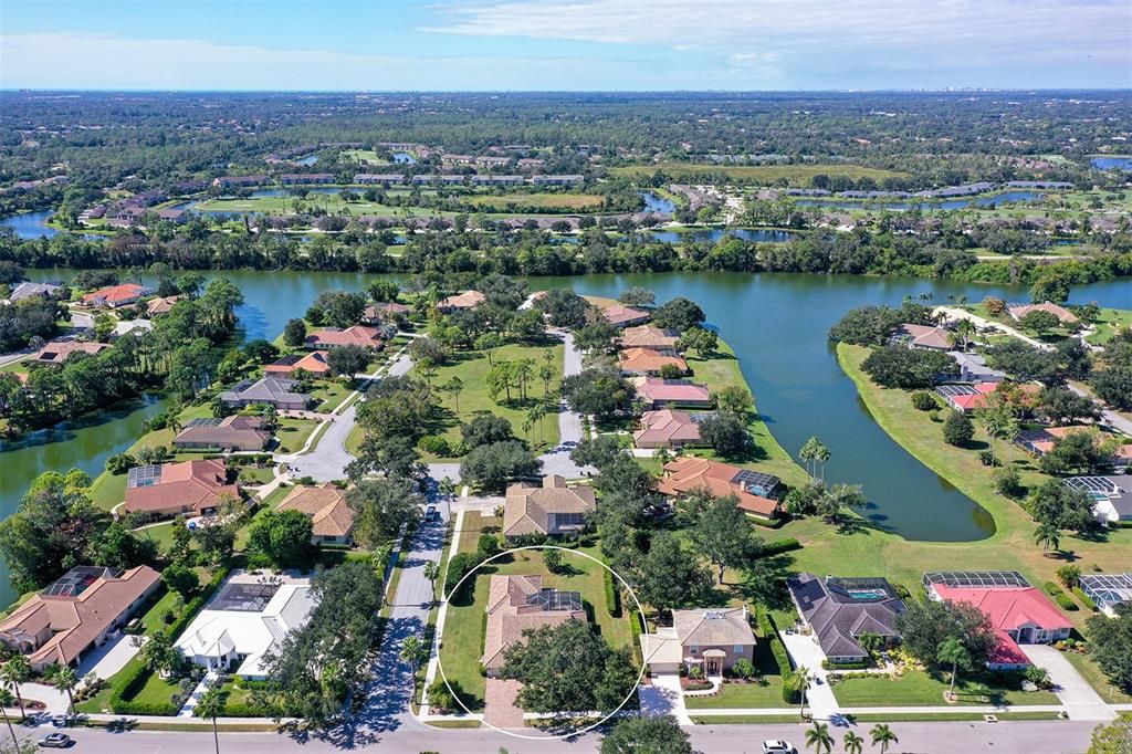 For Sale: $950,000 (4 beds, 3 baths, 3065 Square Feet)