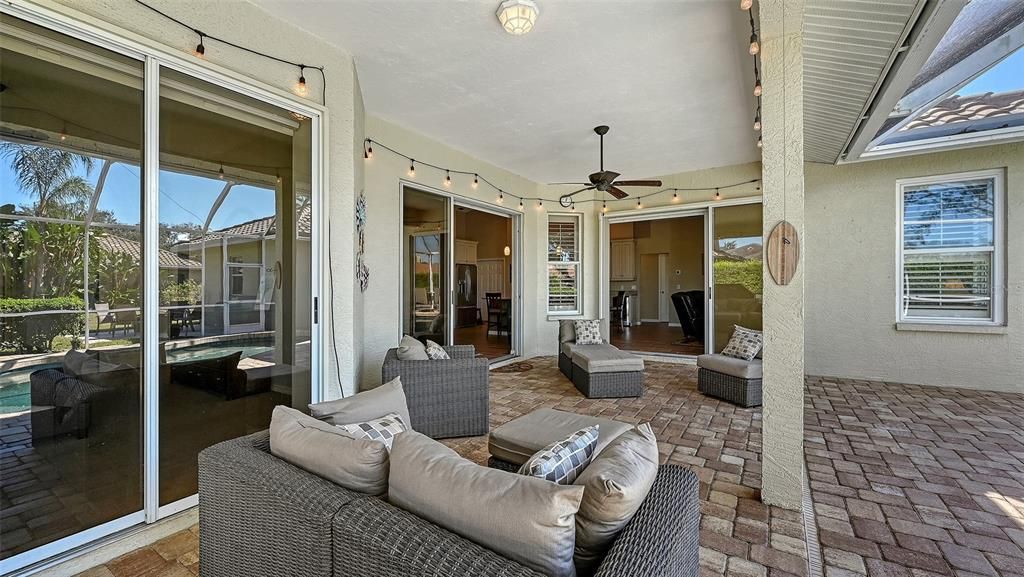 For Sale: $950,000 (4 beds, 3 baths, 3065 Square Feet)