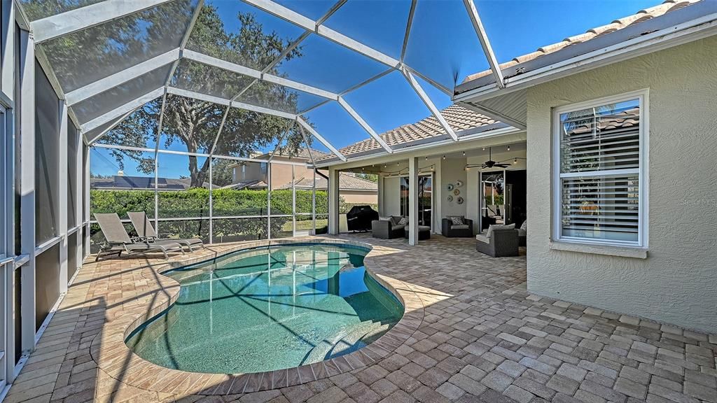 For Sale: $950,000 (4 beds, 3 baths, 3065 Square Feet)