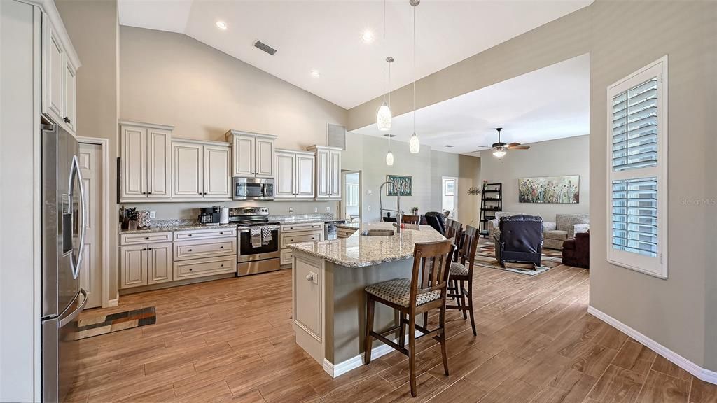 For Sale: $950,000 (4 beds, 3 baths, 3065 Square Feet)