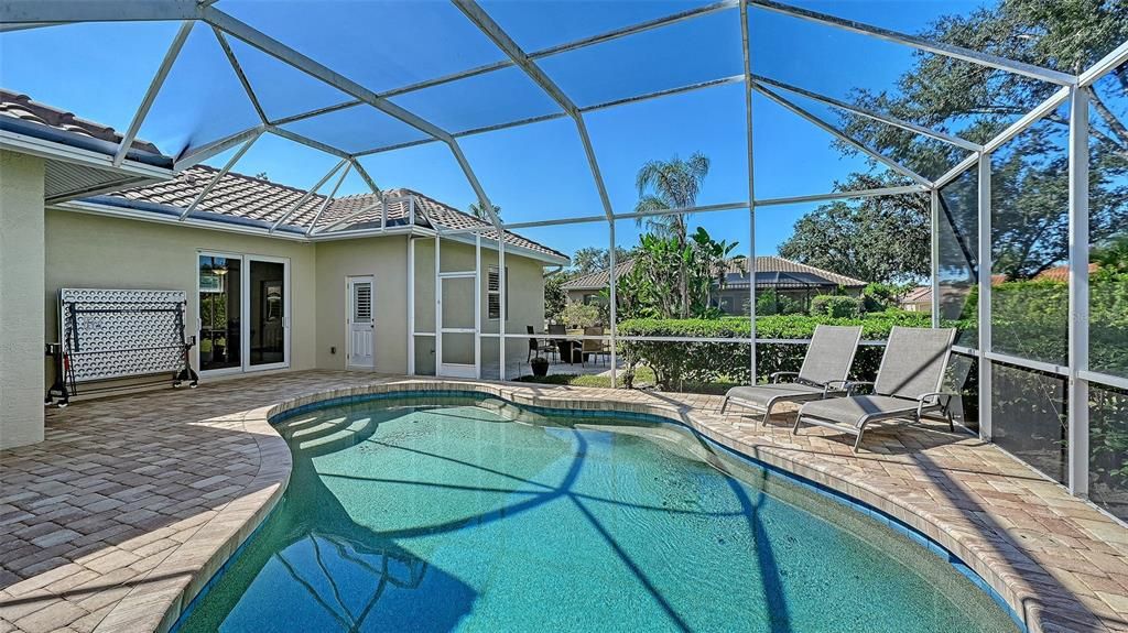 For Sale: $950,000 (4 beds, 3 baths, 3065 Square Feet)