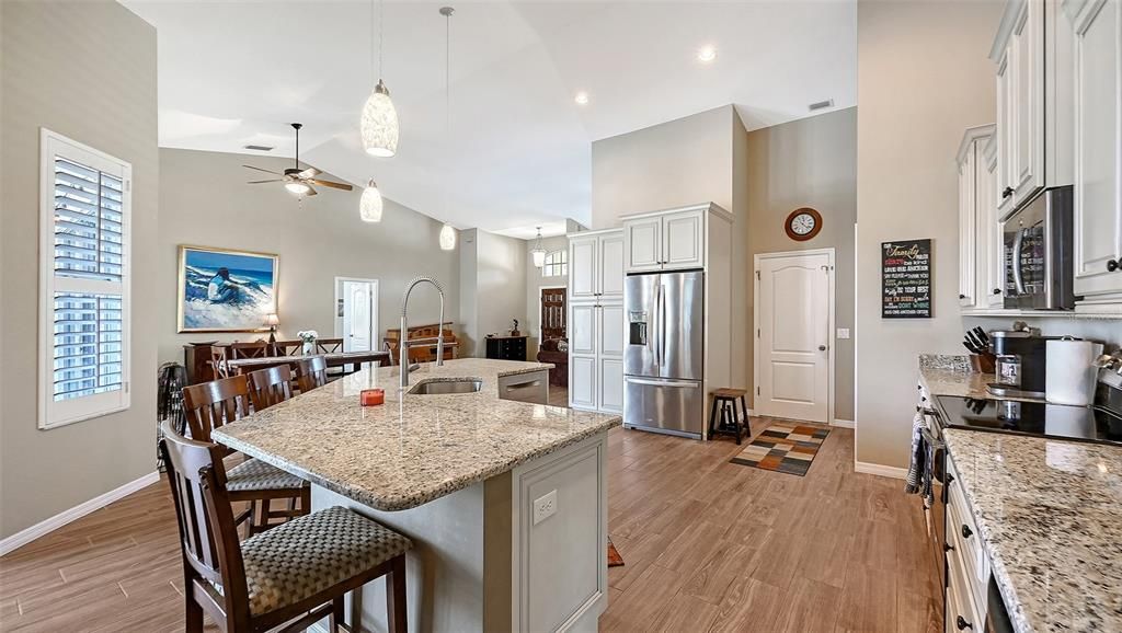 For Sale: $950,000 (4 beds, 3 baths, 3065 Square Feet)