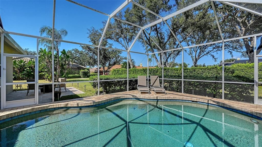 For Sale: $950,000 (4 beds, 3 baths, 3065 Square Feet)