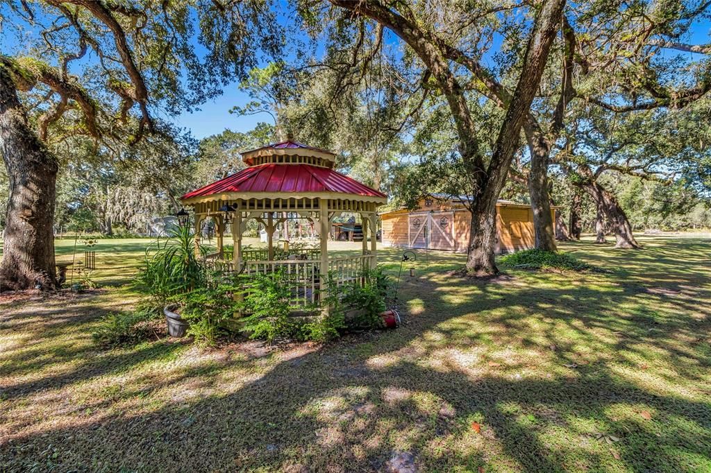 For Sale: $554,900 (3 beds, 1 baths, 1400 Square Feet)