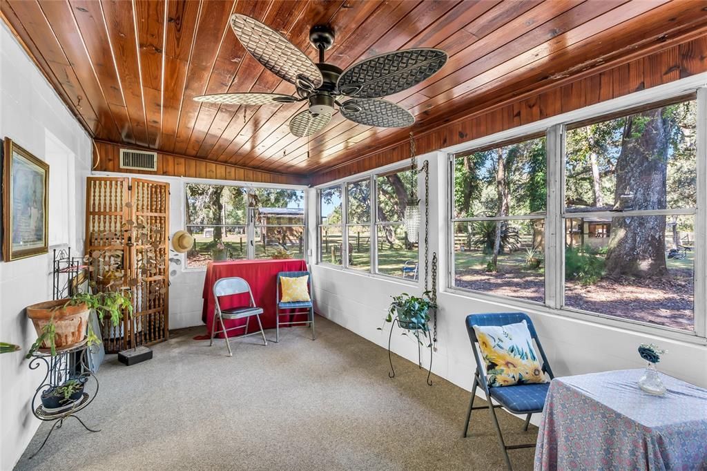 For Sale: $554,900 (3 beds, 1 baths, 1400 Square Feet)