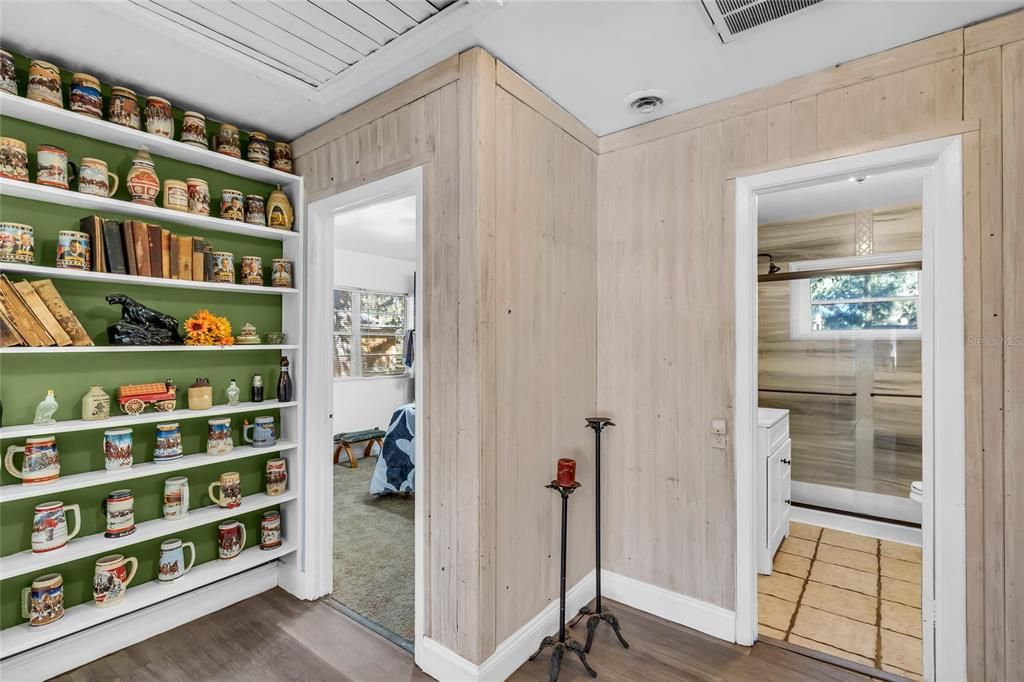 For Sale: $554,900 (3 beds, 1 baths, 1400 Square Feet)