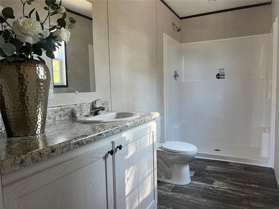 待售: $229,000 (3 贝兹, 2 浴室, 1067 平方英尺)