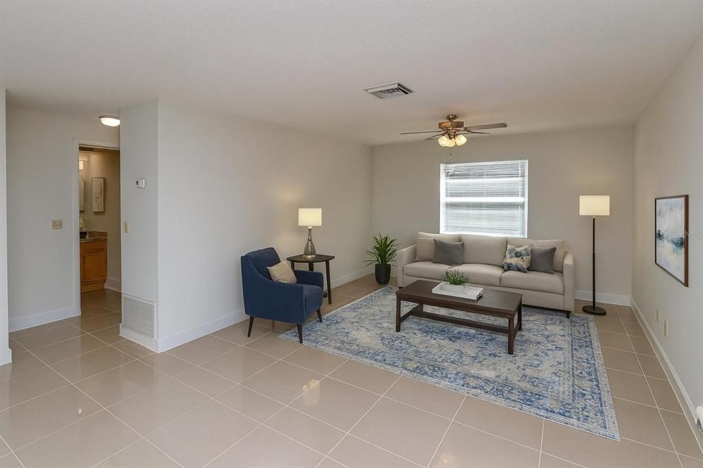 Activo con contrato: $153,000 (2 camas, 2 baños, 918 Pies cuadrados)