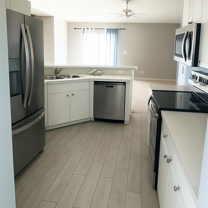 For Rent: $1,950 (3 beds, 2 baths, 2039 Square Feet)