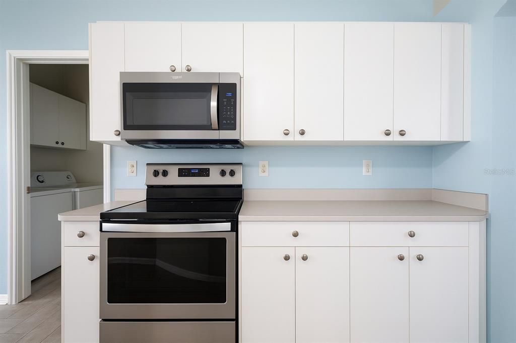 For Rent: $1,950 (3 beds, 2 baths, 2039 Square Feet)