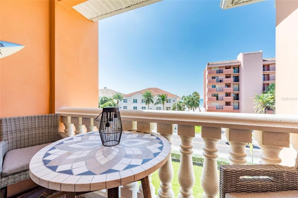 En Venta: $1,250,000 (3 camas, 3 baños, 2873 Pies cuadrados)