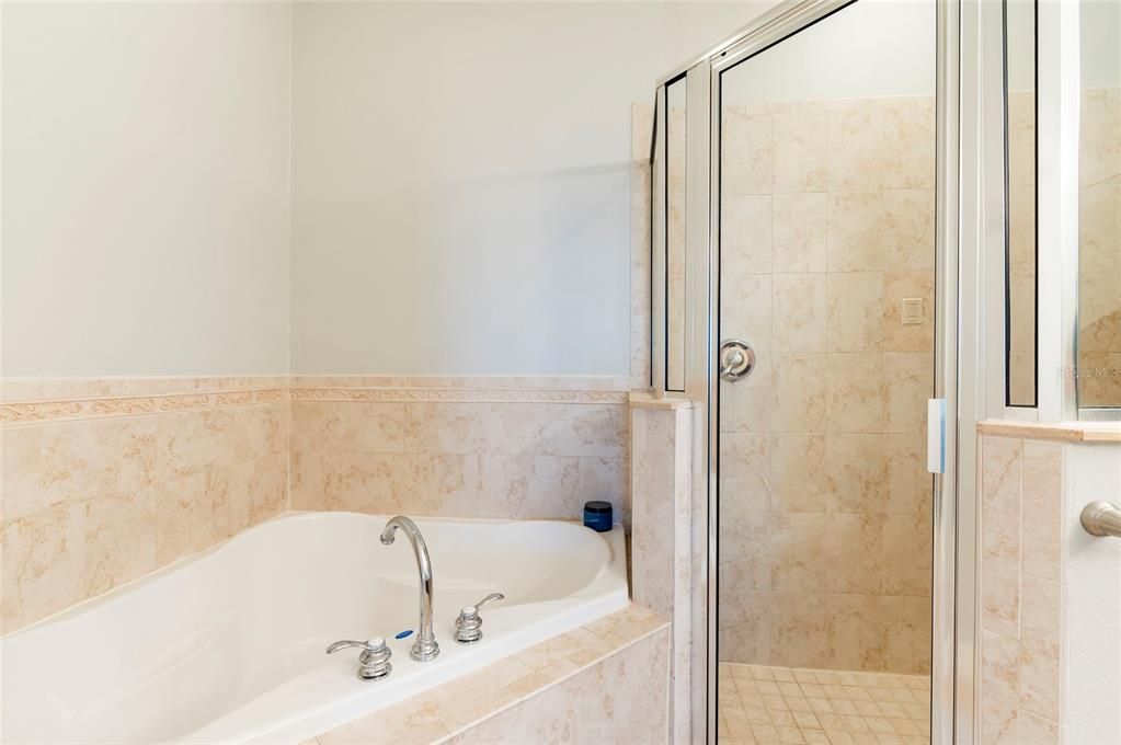 En Venta: $1,250,000 (3 camas, 3 baños, 2873 Pies cuadrados)