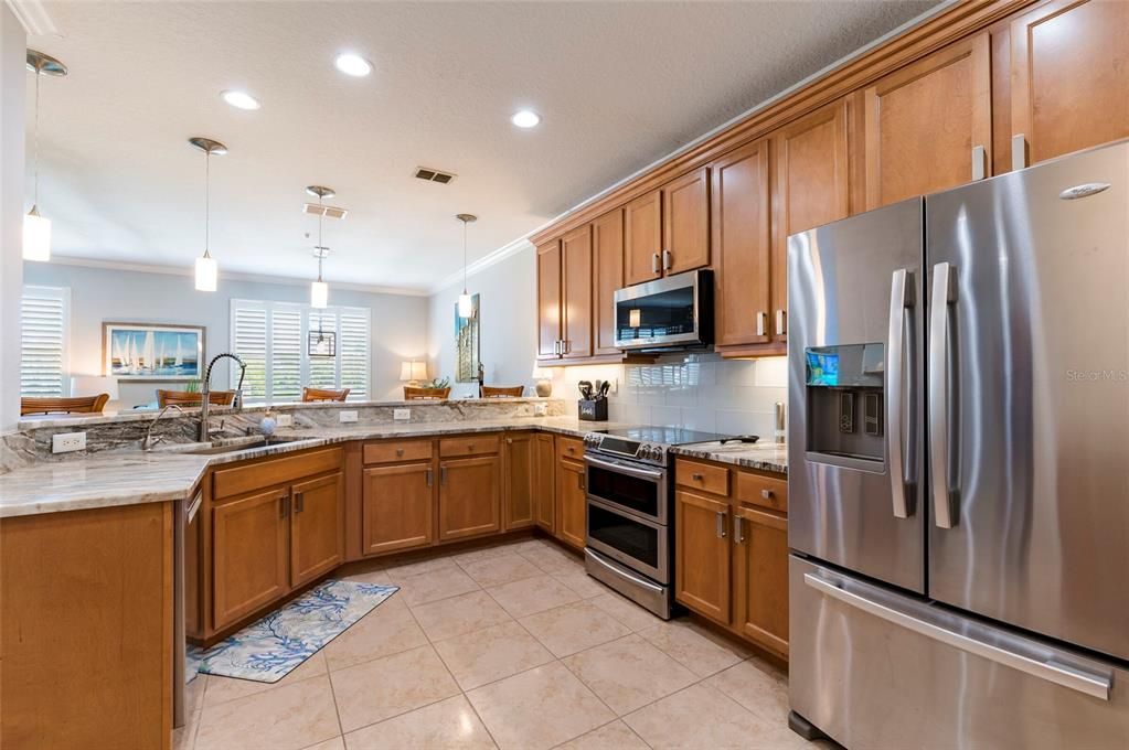 En Venta: $1,250,000 (3 camas, 3 baños, 2873 Pies cuadrados)