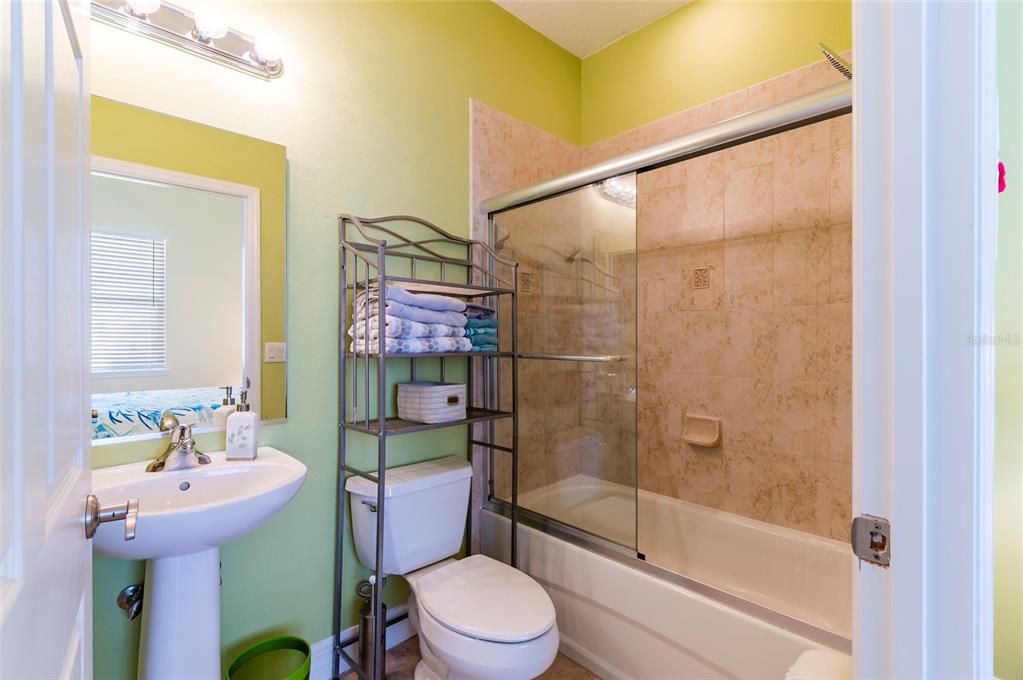 En Venta: $1,250,000 (3 camas, 3 baños, 2873 Pies cuadrados)