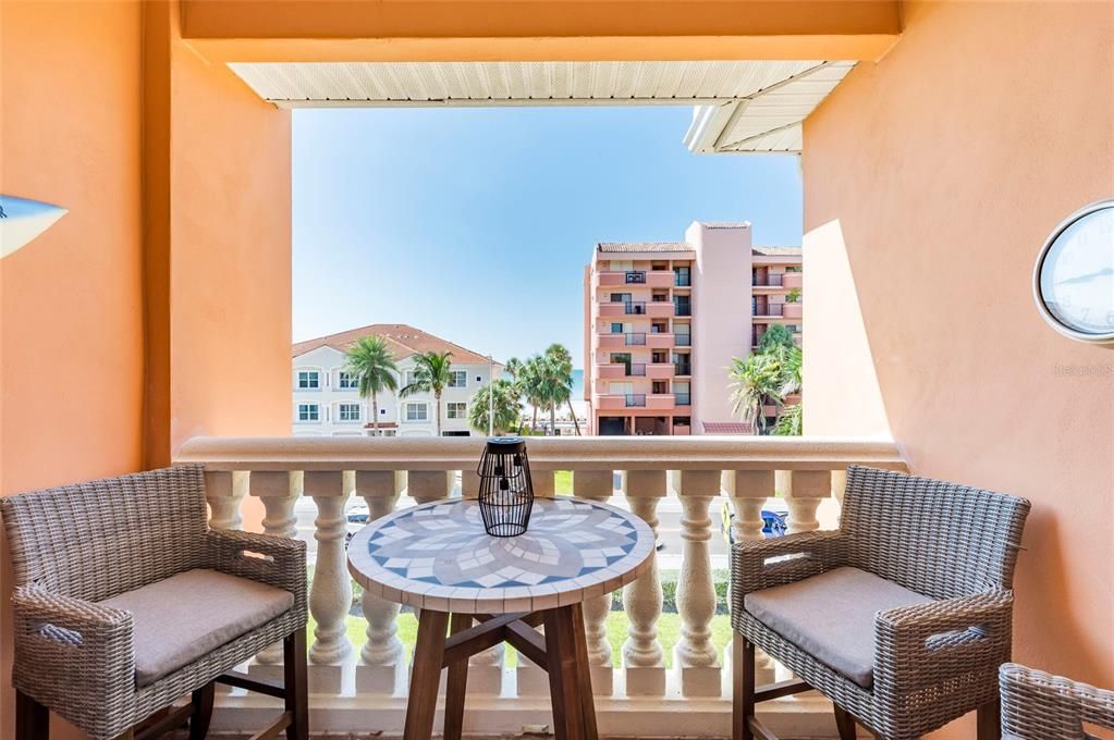 En Venta: $1,250,000 (3 camas, 3 baños, 2873 Pies cuadrados)