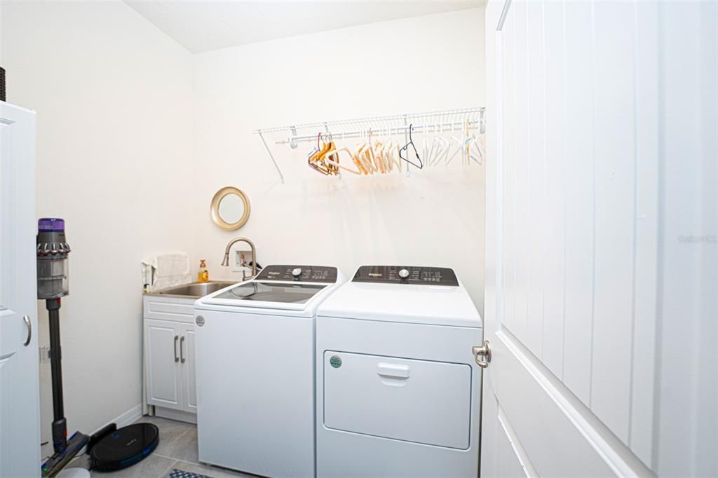 For Sale: $477,700 (3 beds, 2 baths, 2034 Square Feet)