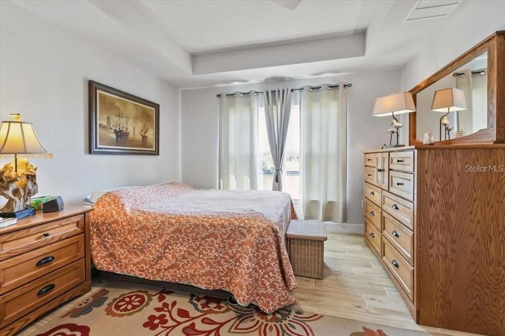 For Sale: $599,999 (4 beds, 2 baths, 1762 Square Feet)