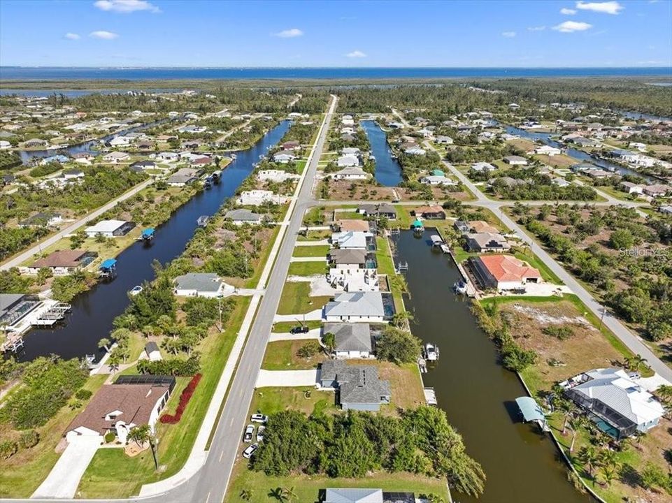 For Sale: $599,999 (4 beds, 2 baths, 1762 Square Feet)