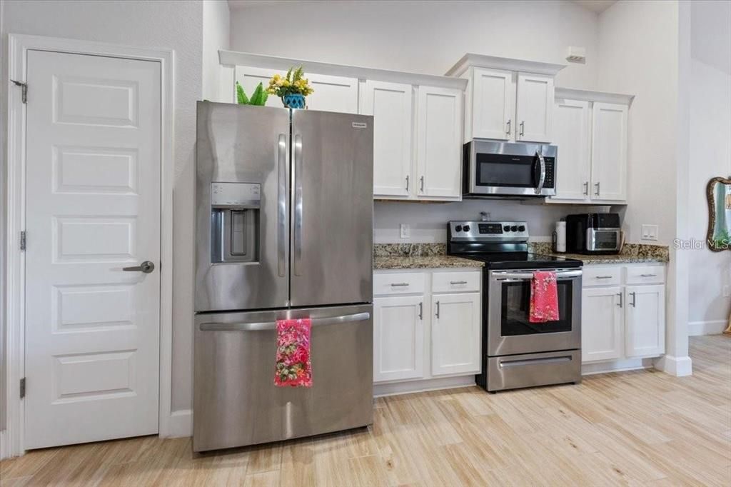 For Sale: $599,999 (4 beds, 2 baths, 1762 Square Feet)