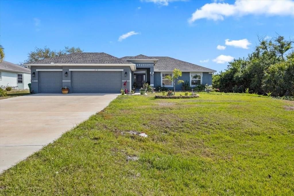 For Sale: $599,999 (4 beds, 2 baths, 1762 Square Feet)