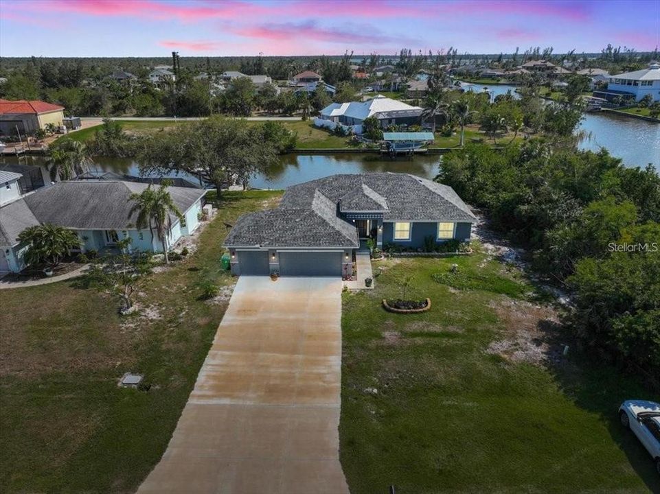 For Sale: $599,999 (4 beds, 2 baths, 1762 Square Feet)