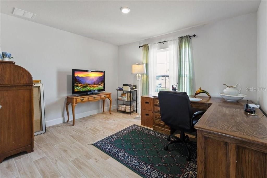 For Sale: $599,999 (4 beds, 2 baths, 1762 Square Feet)