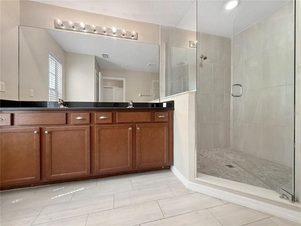 En Venta: $309,000 (3 camas, 2 baños, 1897 Pies cuadrados)