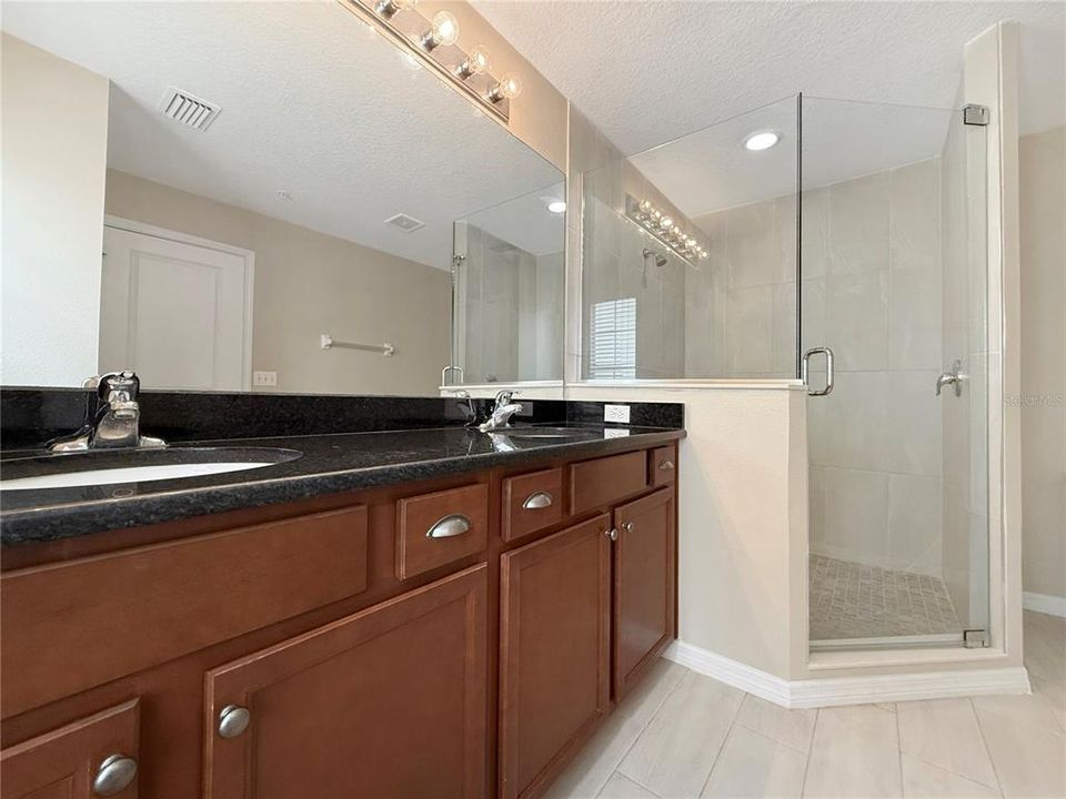 En Venta: $309,000 (3 camas, 2 baños, 1897 Pies cuadrados)