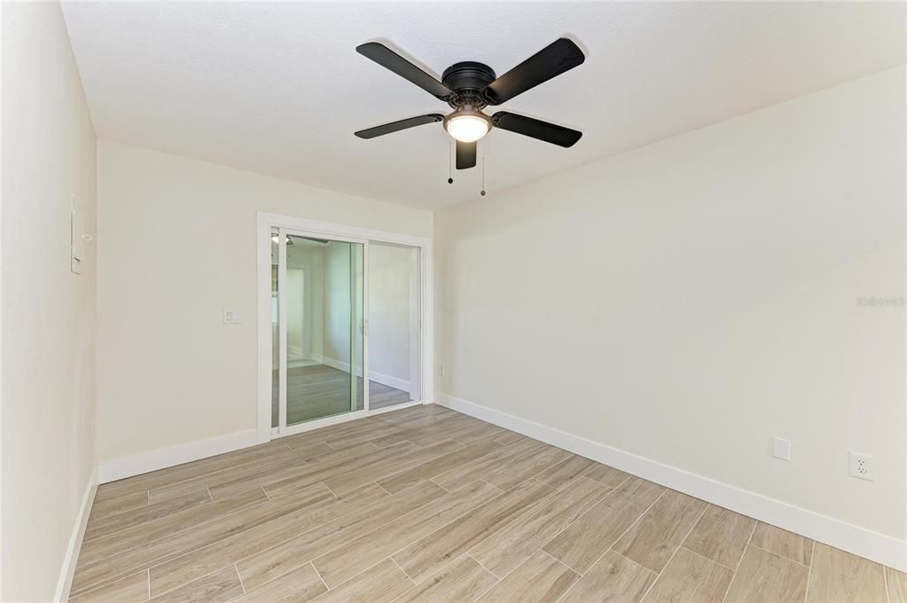 For Sale: $700,000 (2 beds, 2 baths, 810 Square Feet)