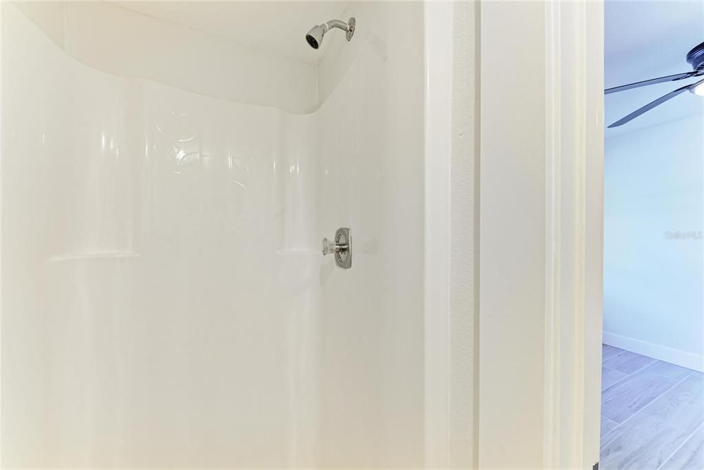 For Sale: $700,000 (2 beds, 2 baths, 810 Square Feet)