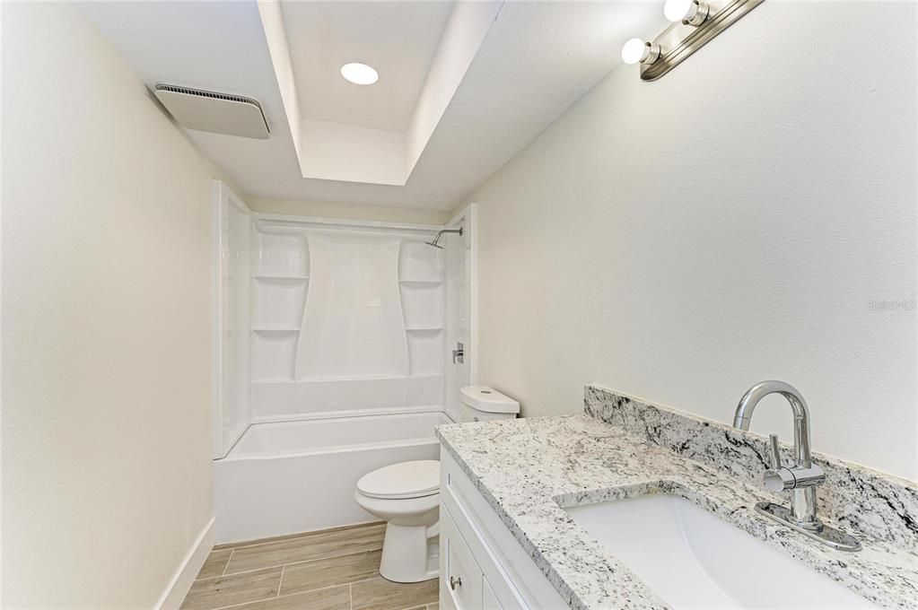 For Sale: $700,000 (2 beds, 2 baths, 810 Square Feet)