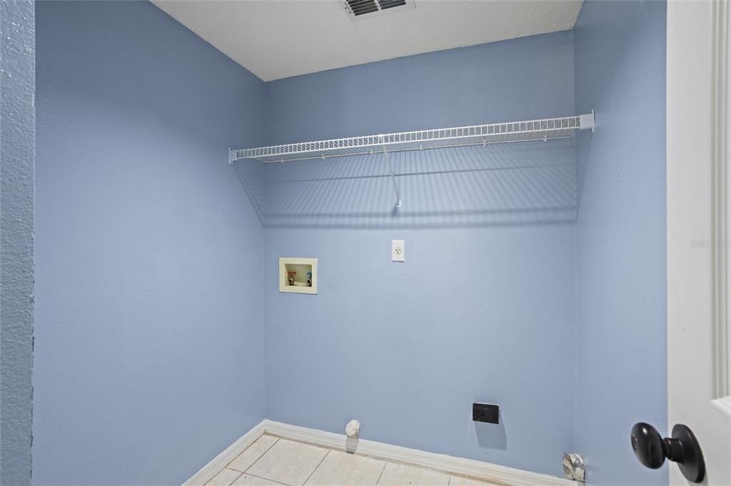 Active With Contract: $399,990 (4 beds, 2 baths, 1910 Square Feet)