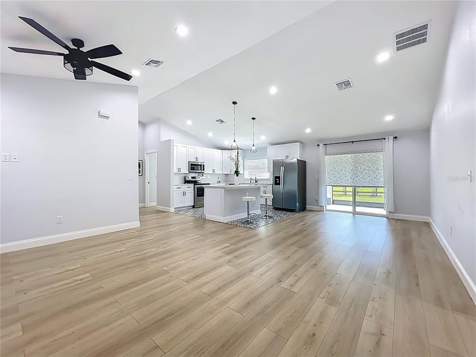 For Sale: $295,000 (3 beds, 2 baths, 1475 Square Feet)