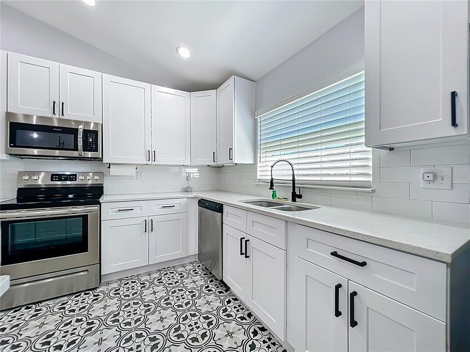 For Sale: $295,000 (3 beds, 2 baths, 1475 Square Feet)