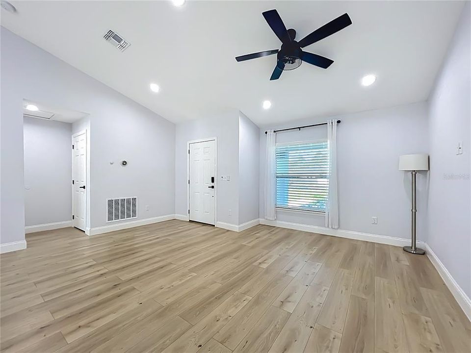 For Sale: $295,000 (3 beds, 2 baths, 1475 Square Feet)