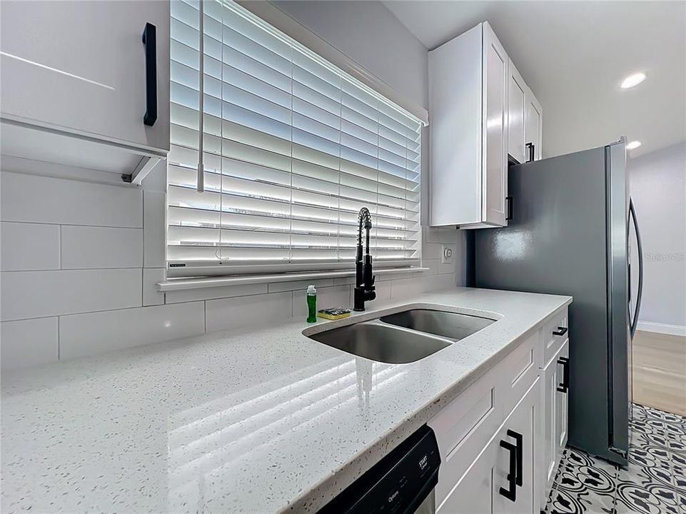 For Sale: $295,000 (3 beds, 2 baths, 1475 Square Feet)