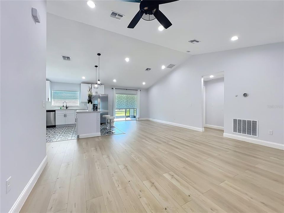 For Sale: $295,000 (3 beds, 2 baths, 1475 Square Feet)