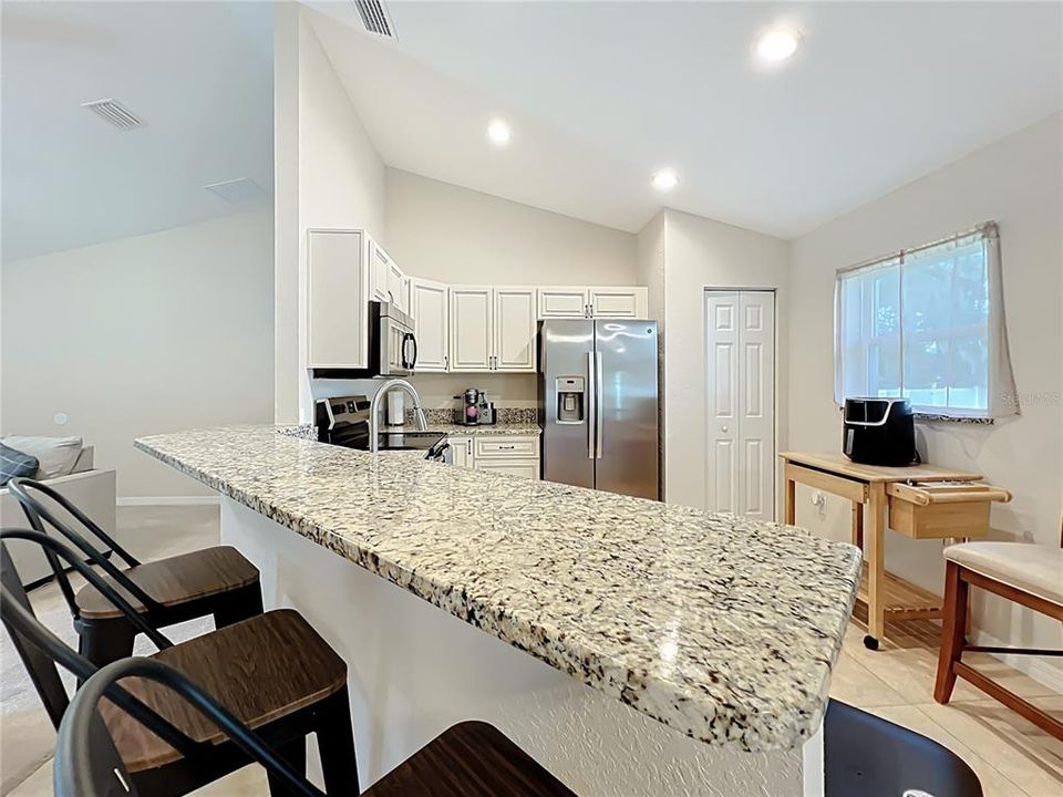 For Sale: $269,000 (3 beds, 2 baths, 1284 Square Feet)