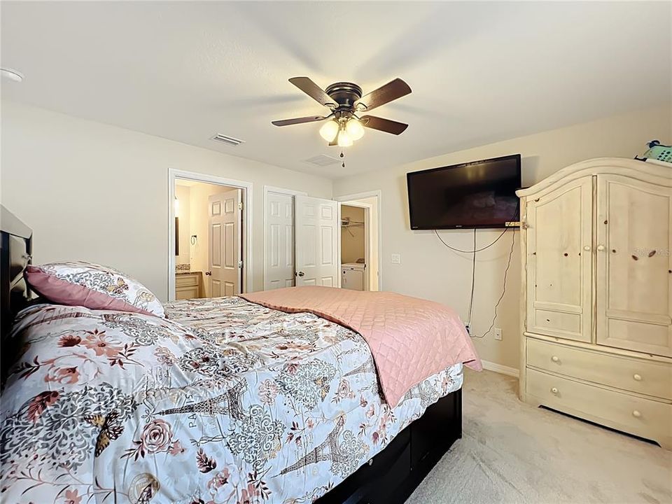 For Sale: $269,000 (3 beds, 2 baths, 1284 Square Feet)