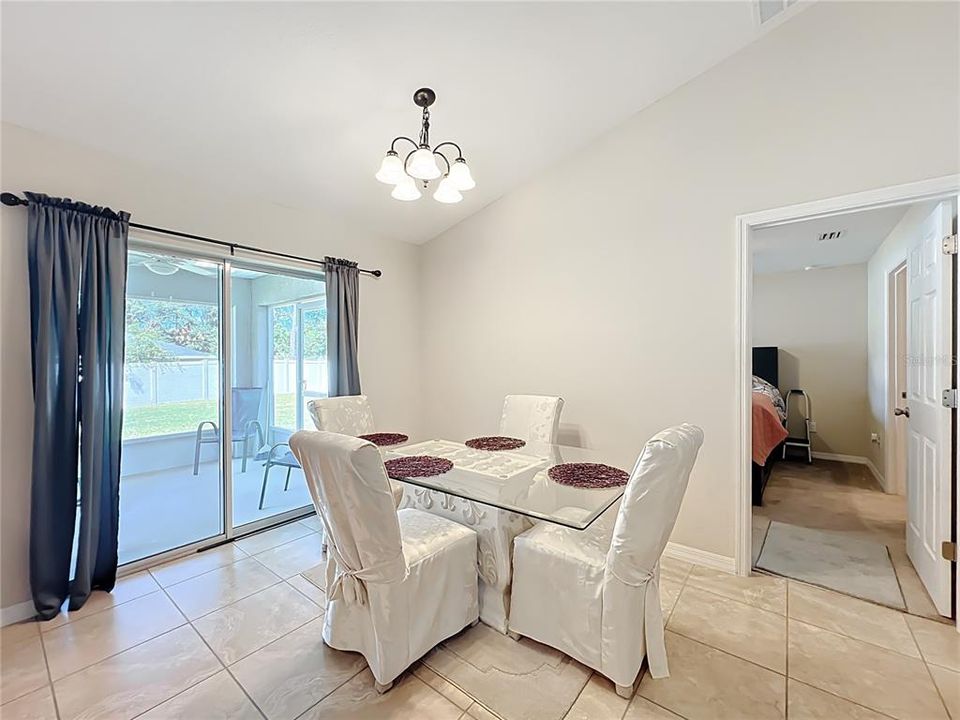 For Sale: $269,000 (3 beds, 2 baths, 1284 Square Feet)