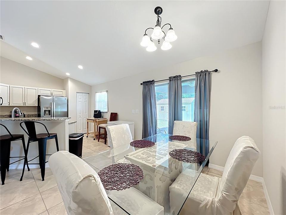 For Sale: $269,000 (3 beds, 2 baths, 1284 Square Feet)