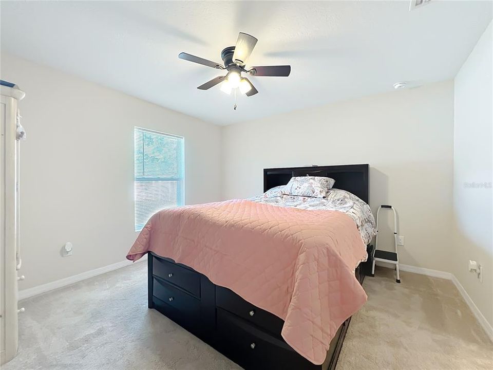 For Sale: $269,000 (3 beds, 2 baths, 1284 Square Feet)